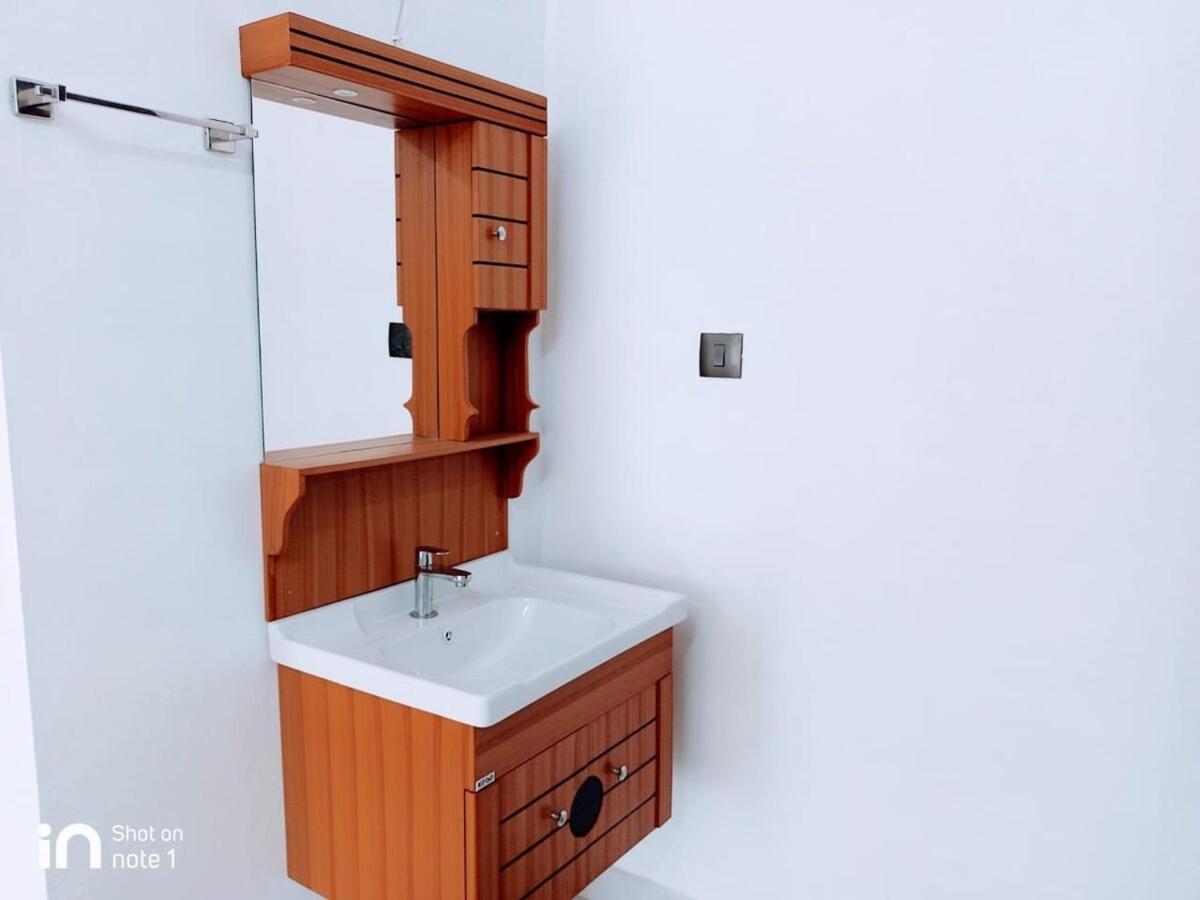 Elamkulam Penthouse - 3Bhk Ac With Kitchen - Kochi Apartment Chottanikara Bagian luar foto