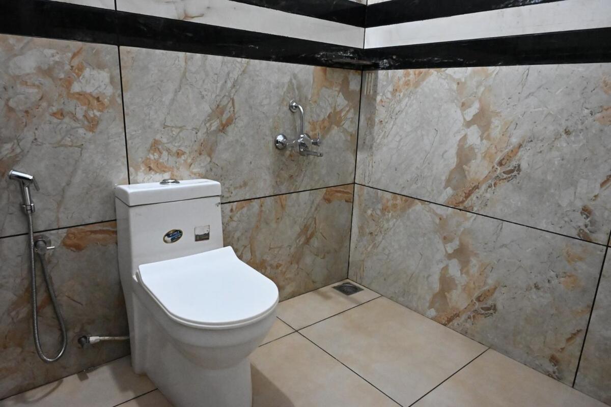Elamkulam Penthouse - 3Bhk Ac With Kitchen - Kochi Apartment Chottanikara Bagian luar foto